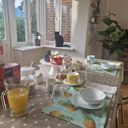 ウィンフォード Walton Crescent Bed & Breakfast エクステリア 写真