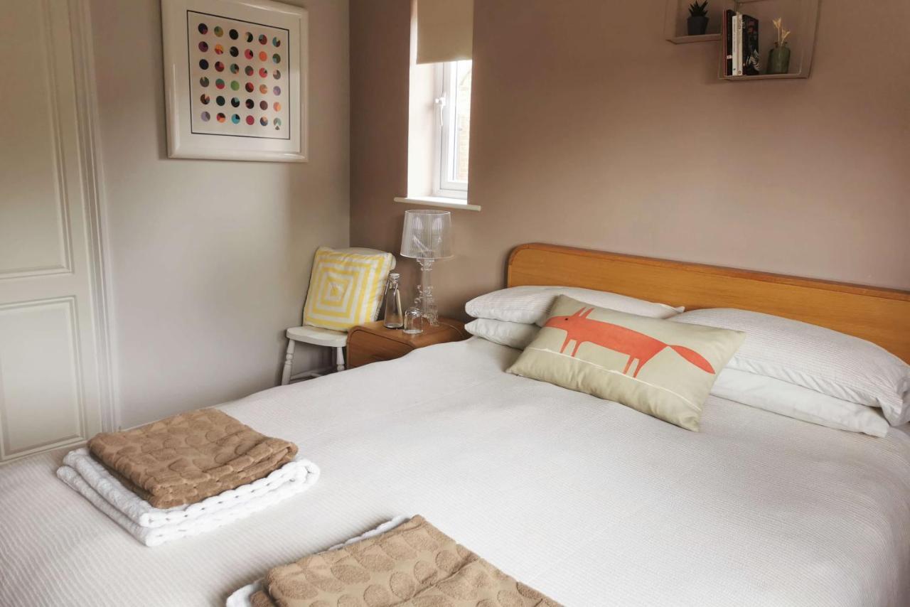 ウィンフォード Walton Crescent Bed & Breakfast エクステリア 写真