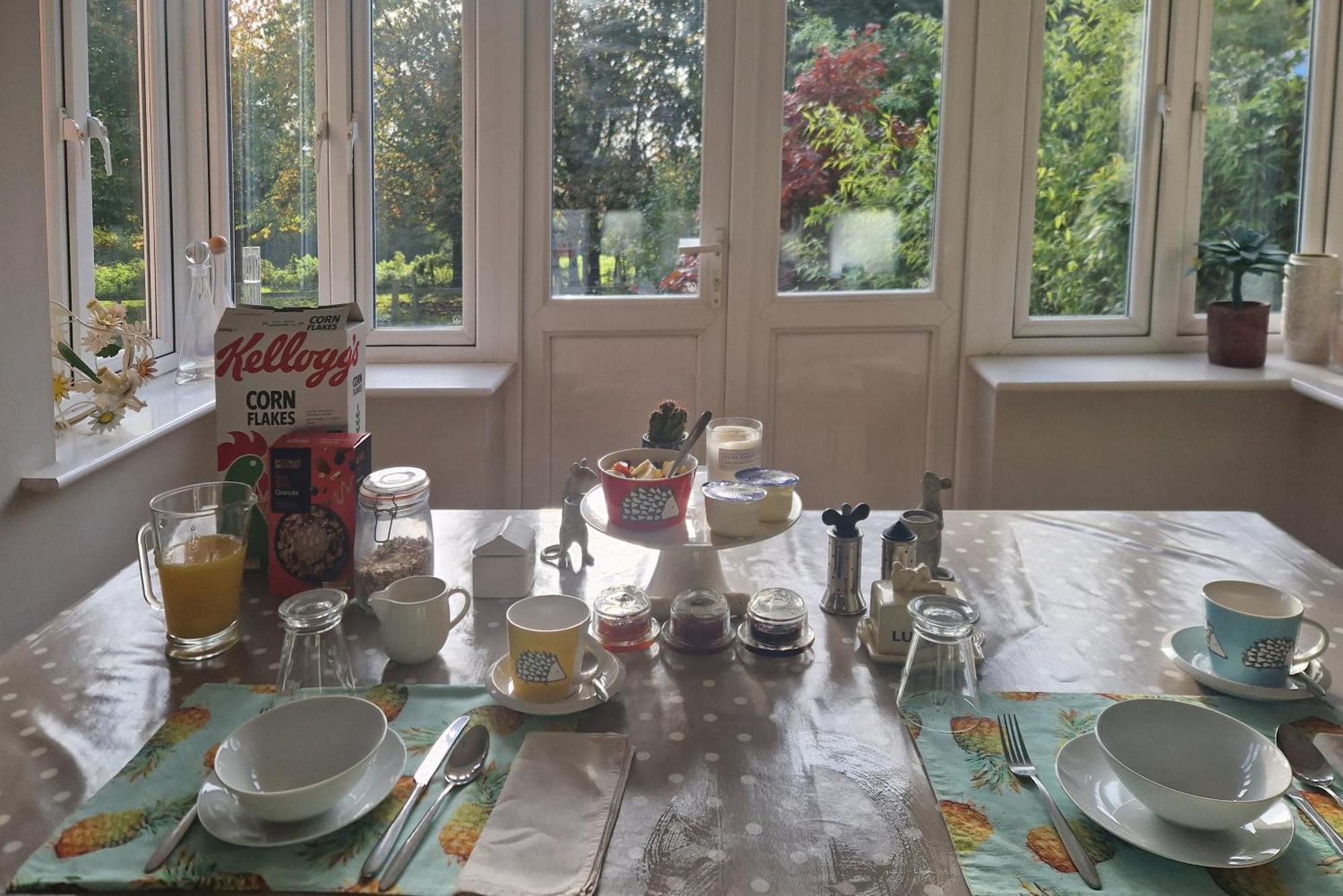 ウィンフォード Walton Crescent Bed & Breakfast エクステリア 写真